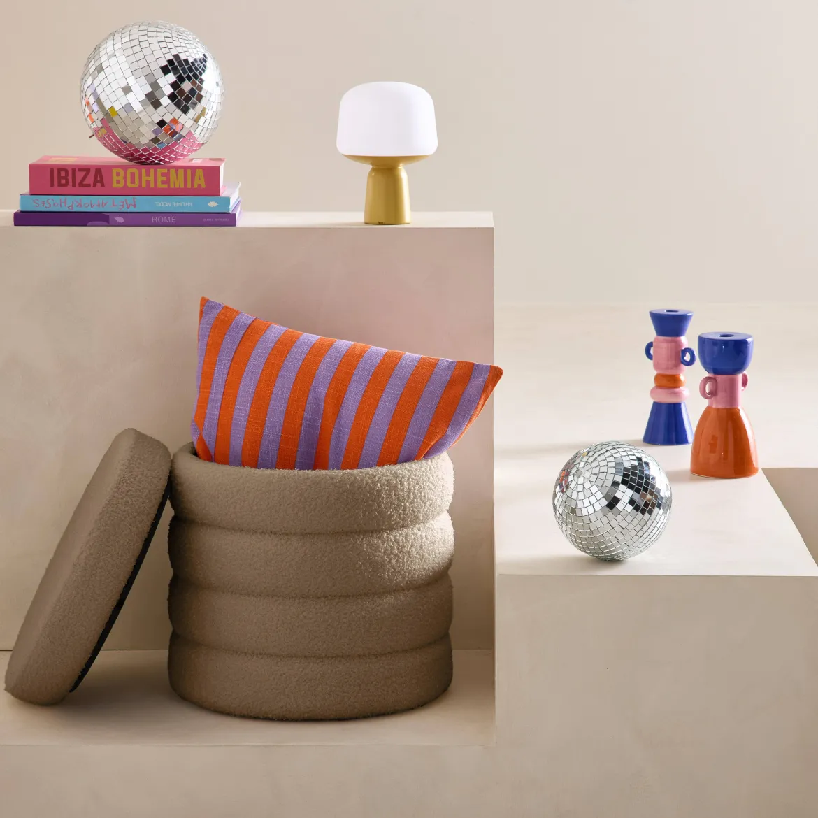 Pouf contenitore in bouclé