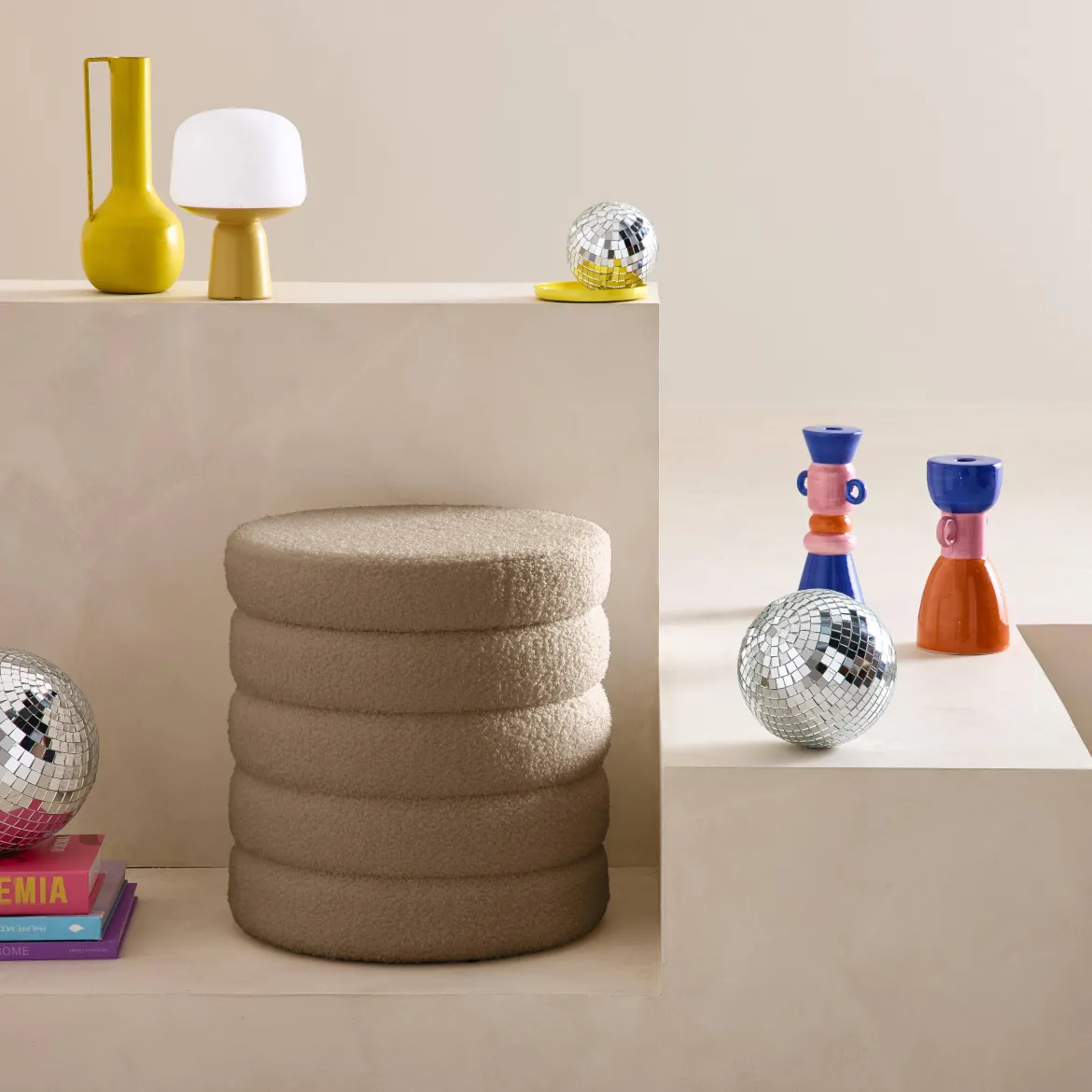 Pouf contenitore in bouclé