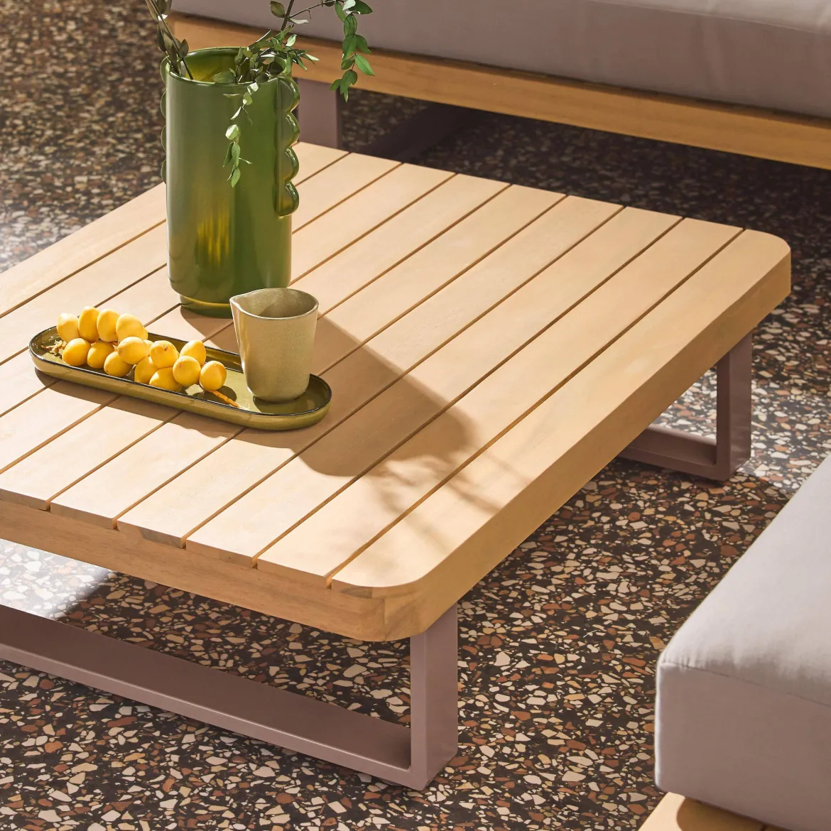 Salotto da giardino angolare in legno di acacia e alluminio, 5 posti