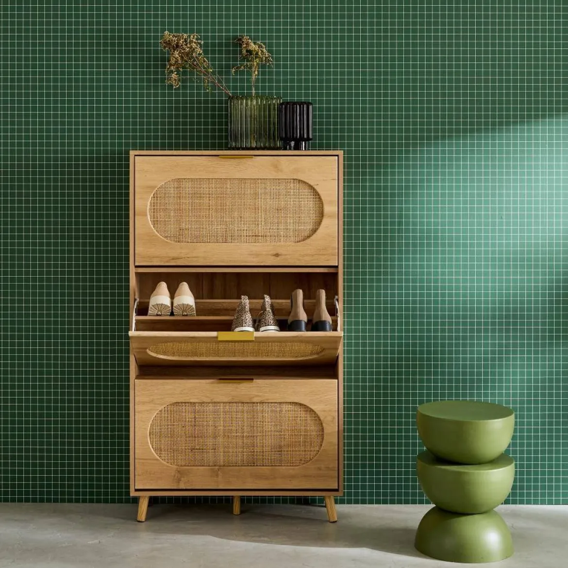 Scarpiera con decoro in legno e canna, 3 ante