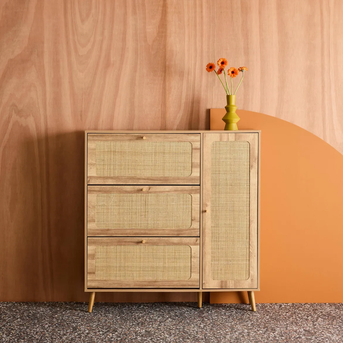 Scarpiera con decoro in legno e canna, 3 ante