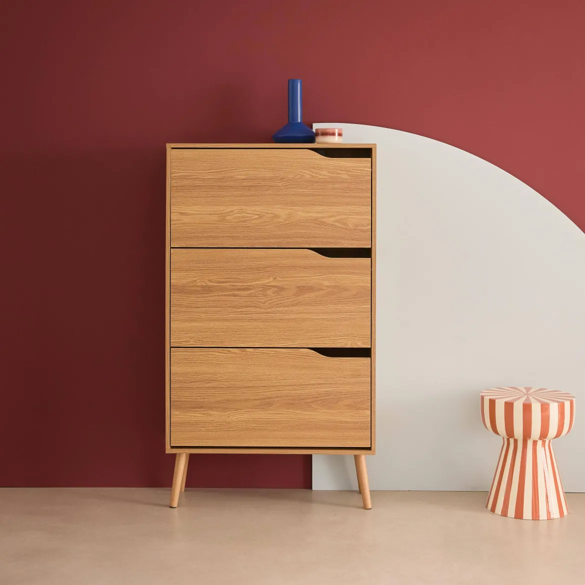 Scarpiera con decoro in legno, 3 ante