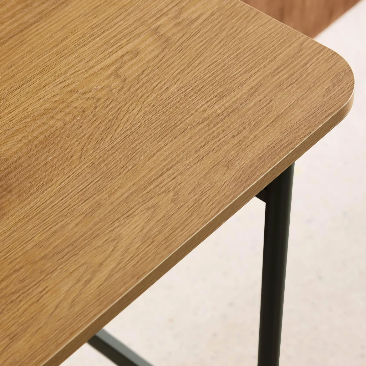 Scrivania in metallo e legno con 3 vani