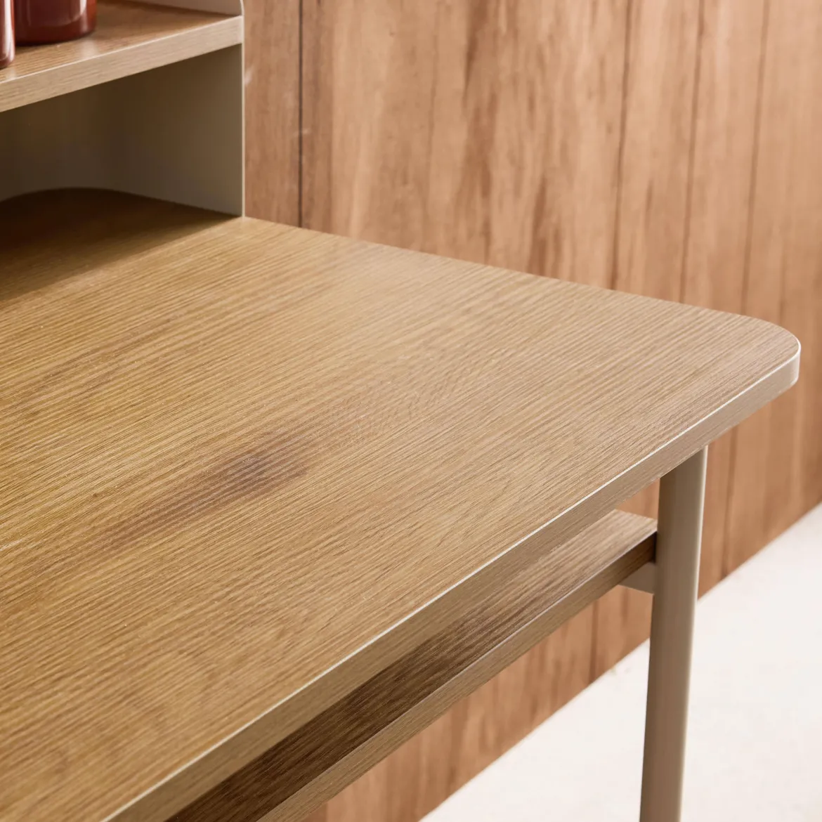 Scrivania in metallo e legno con 3 vani
