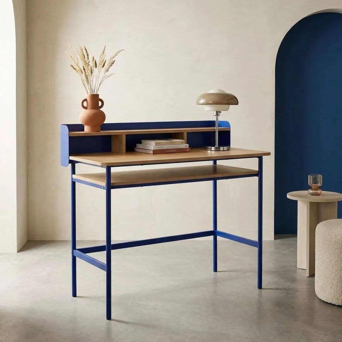 Scrivania in metallo e legno con 3 vani