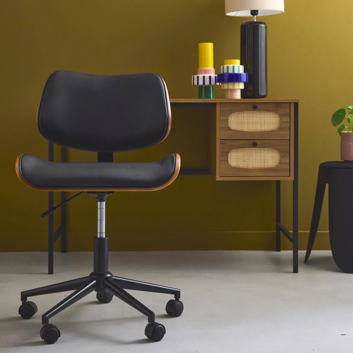 Sedia da ufficio con rotelle, effetto legno curvato e similpelle