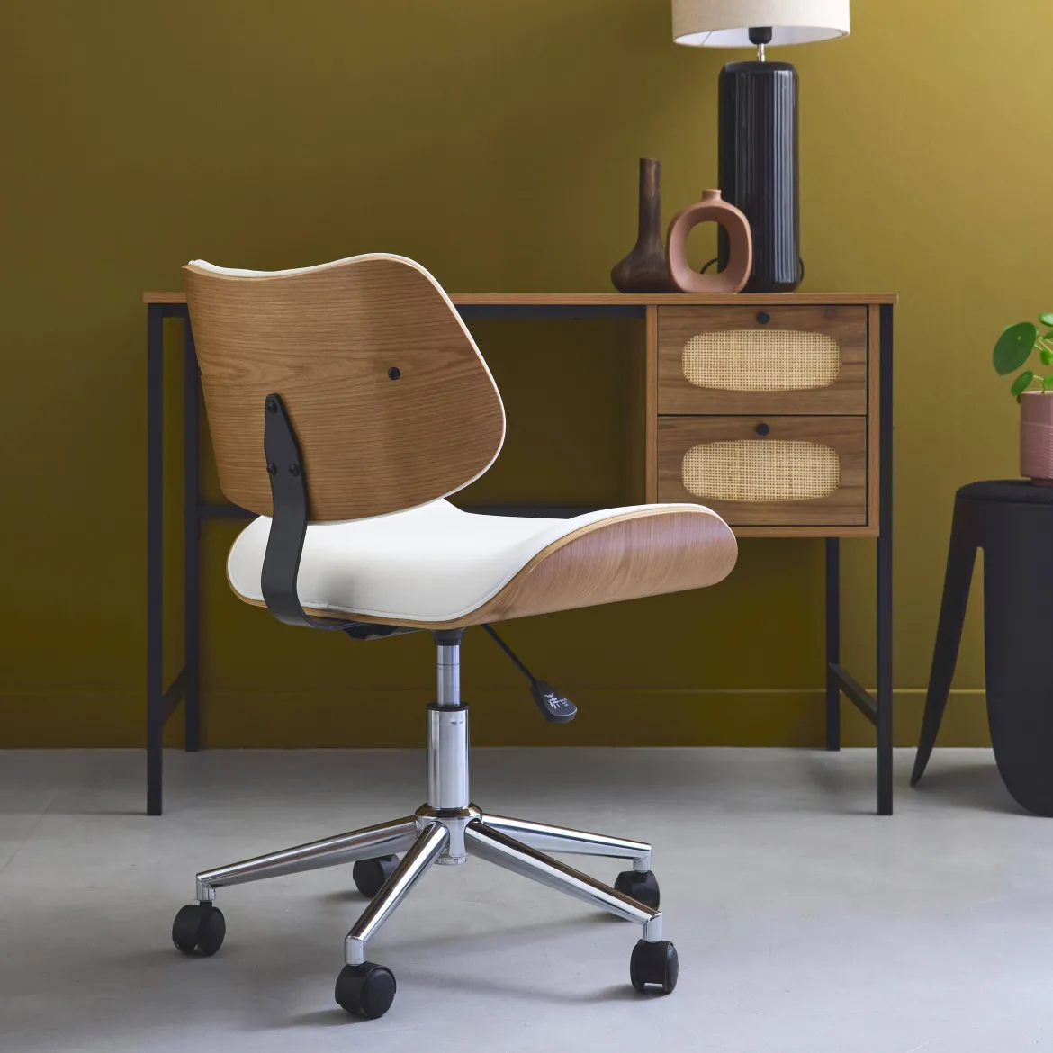 Sedia da ufficio con rotelle, effetto legno curvato e similpelle