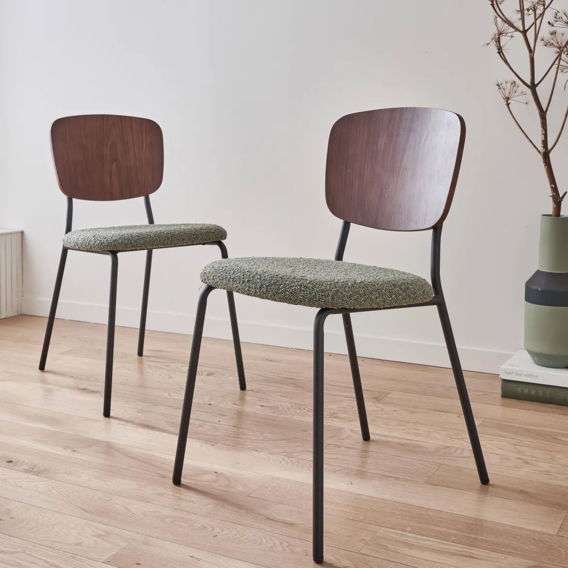 Sedie bouclé struttura in legno con gambe in metallo, set 2