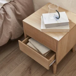 Set 2 comodini con 2 cassetti