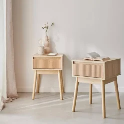 Set 2 comodini effetto legno con cassetto