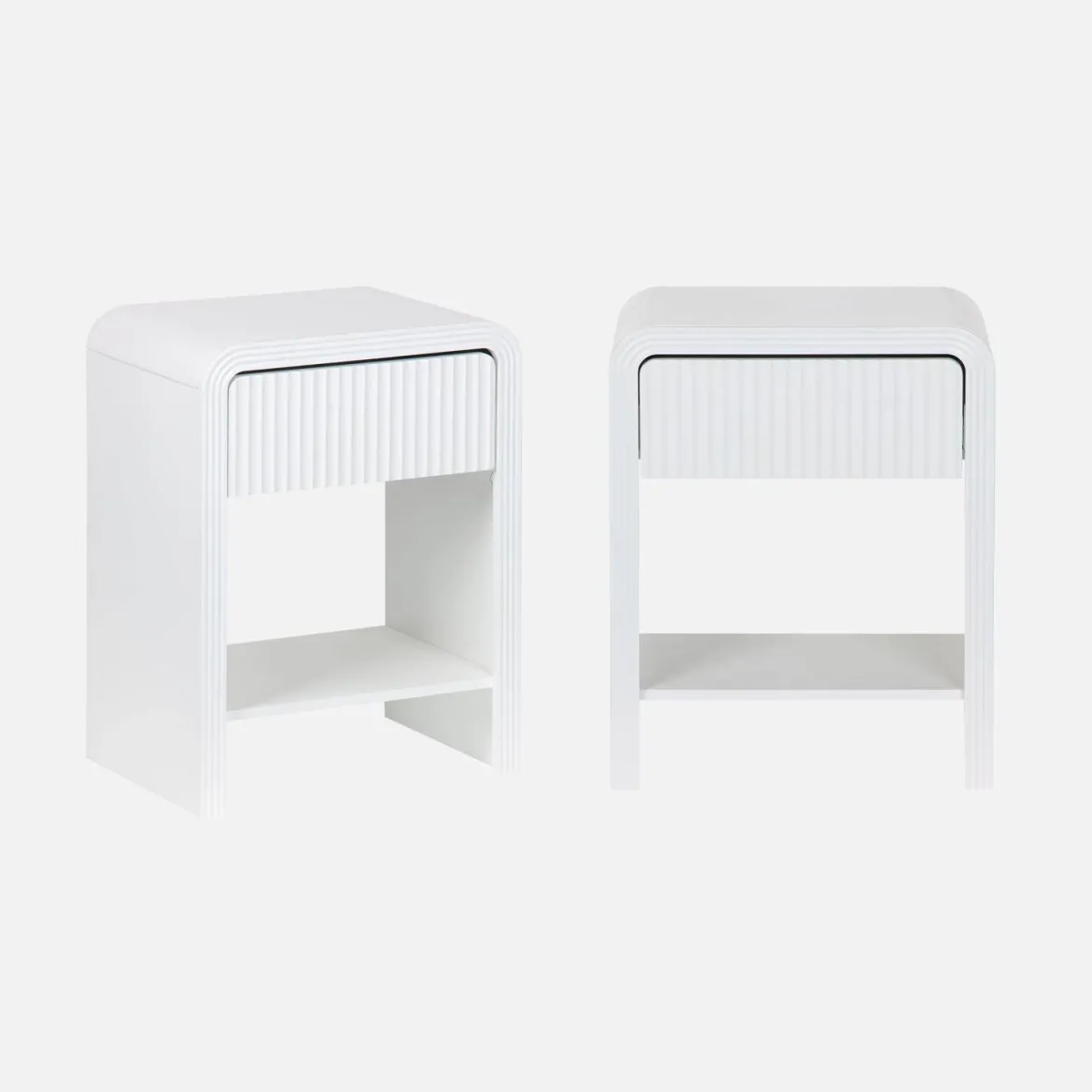 Set 2 comodini effetto legno scanalato, 1 cassetto, 1 ripiano