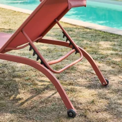 Set 2 lettini prendisole in acciaio con cuscino e ruote multiposizione