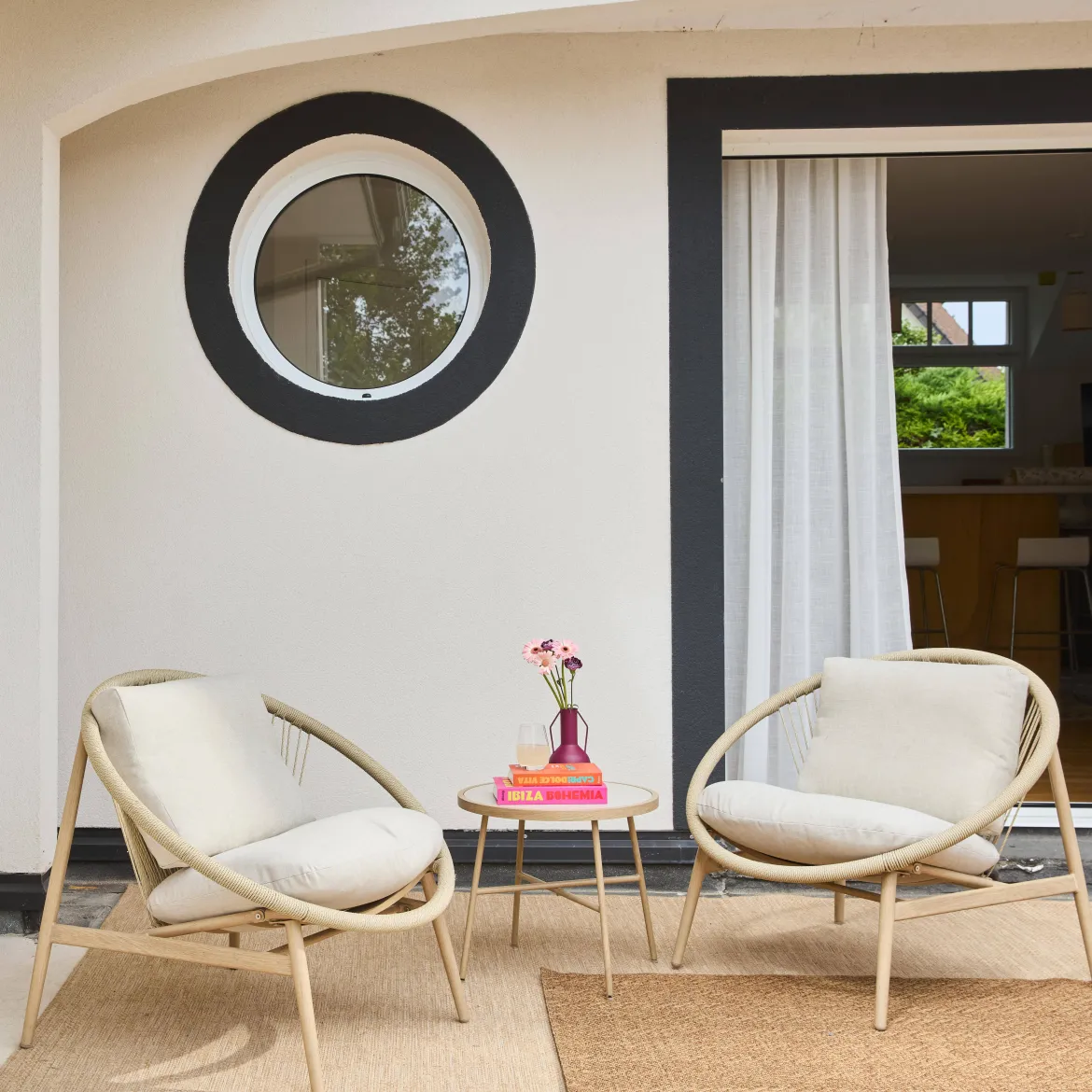 Set 2 poltrone da giardino con tavolo in acciaio e rattan