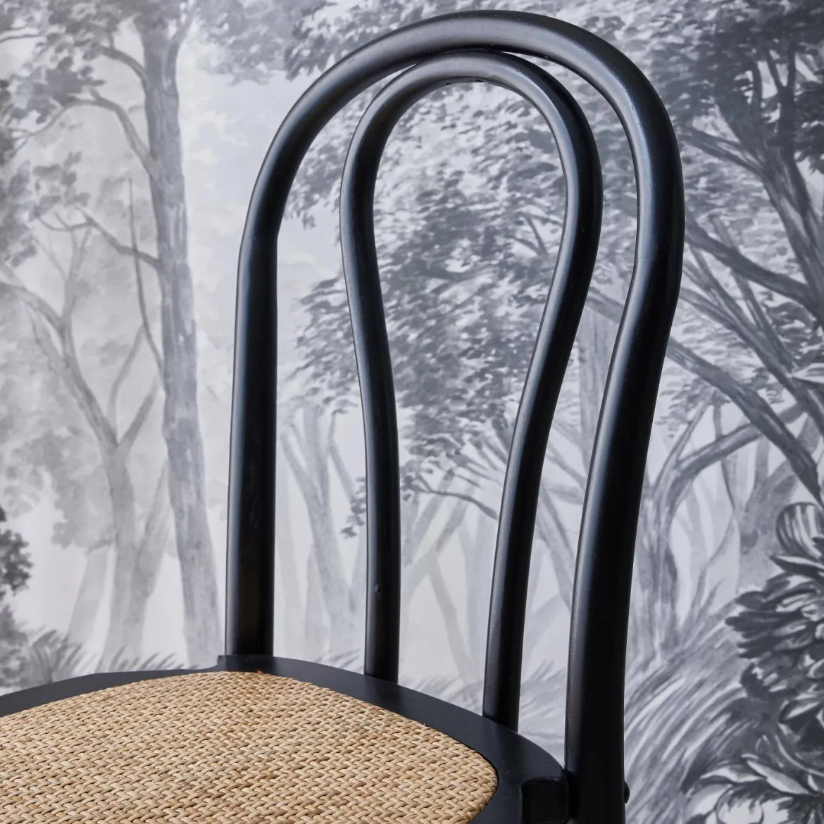 Set 2 sedie vintage in legno e rattan