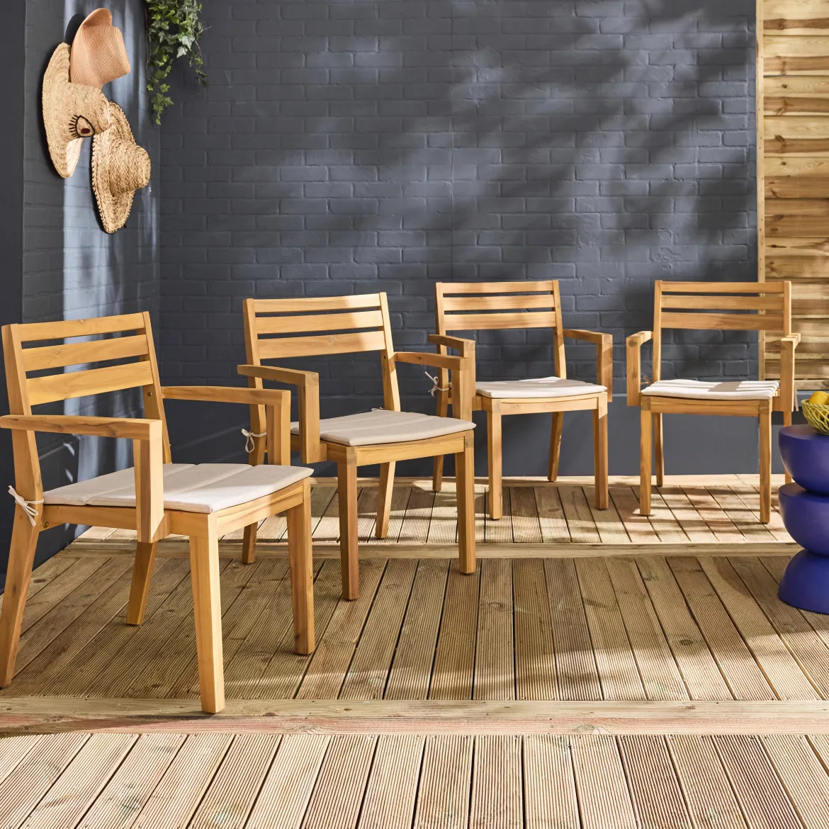 Set di 4 poltrone da giardino in legno di acacia con cuscino