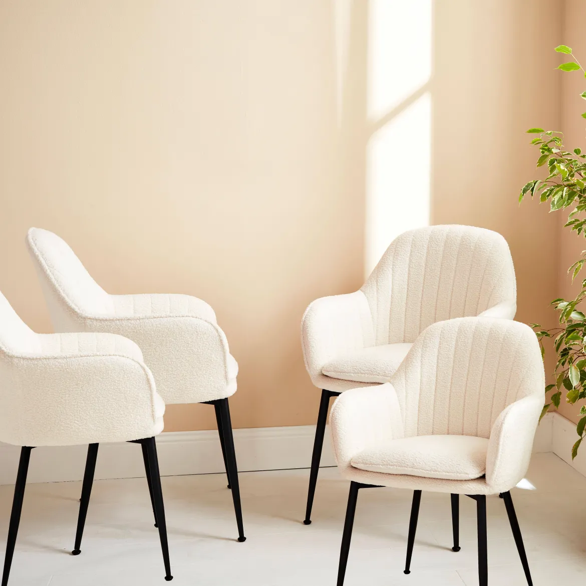 Set di 4 poltrone riccia con gambe in metallo