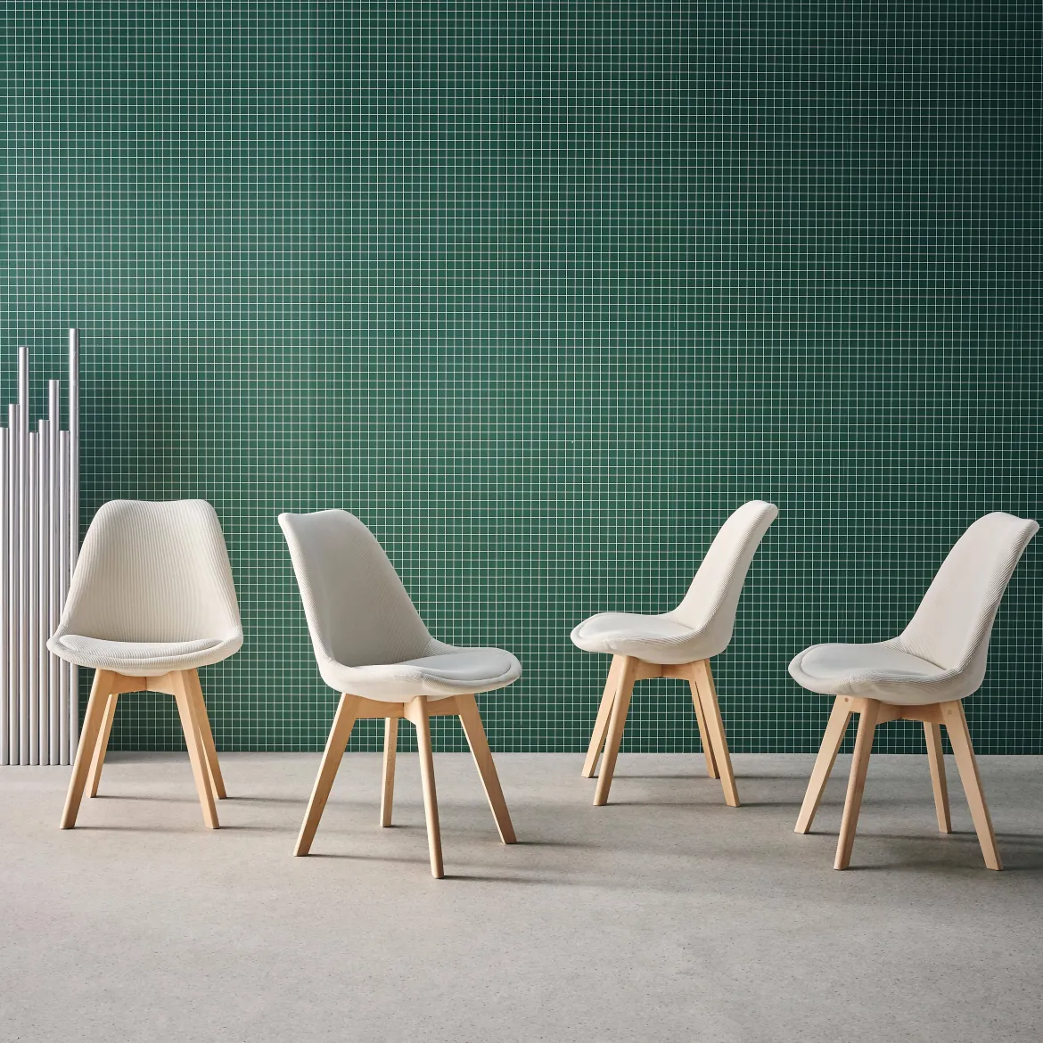 Set di 4 sedie scandinave in legno di faggio e velluto a coste