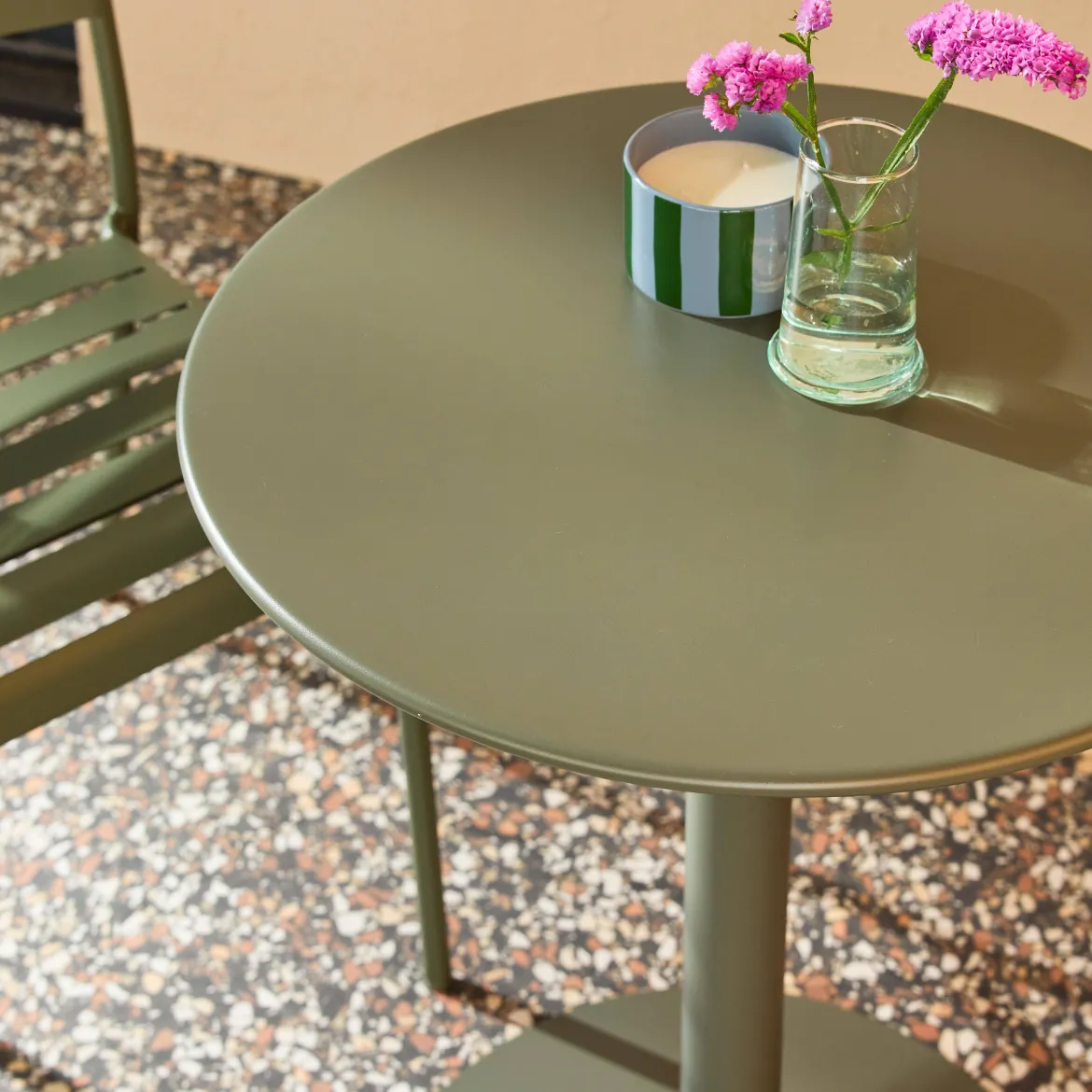 Set tavolo da giardino bistrot rotondo in acciaio con 2 sedie
