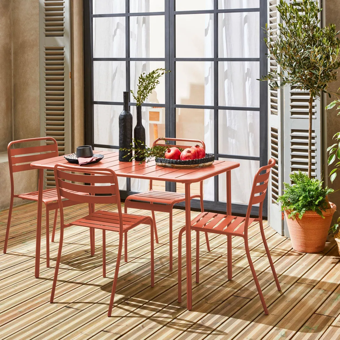 Set tavolo da giardino bistrot in metallo con 4 sedie, 120cm