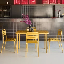 Set tavolo da giardino bistrot in metallo con 4 sedie, 120cm