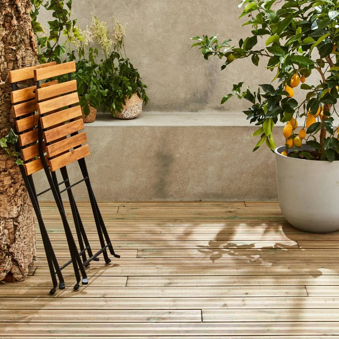 Set tavolo da giardino in legno e metallo con 2 sedie pieghevoli