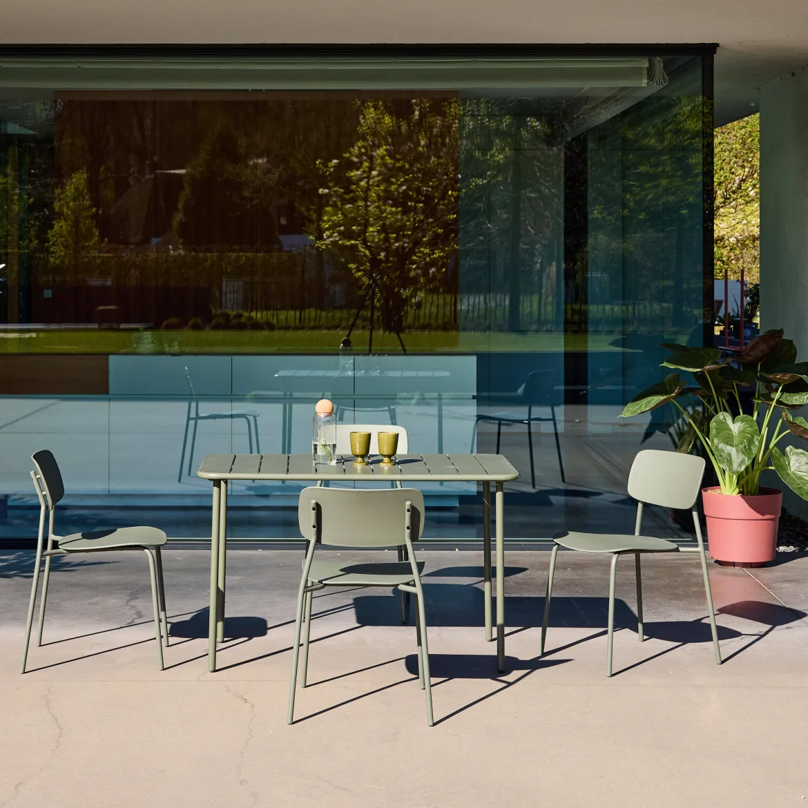 Set tavolo da giardino in metallo con 4 sedie