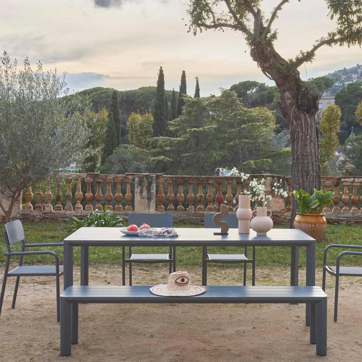 Set tavolo da giardino in alluminio con 1 panchina e 4 sedie
