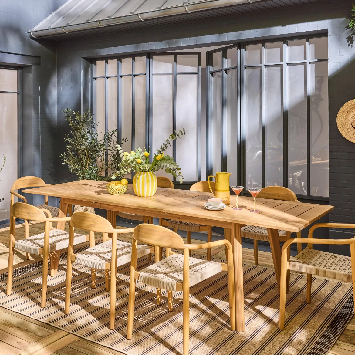 Set tavolo da giardino in legno di acacia con 8 sedie