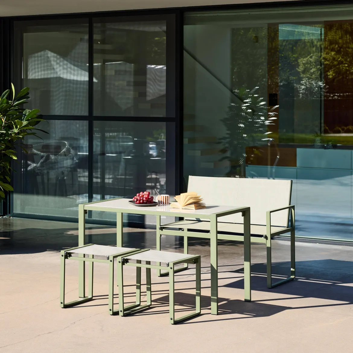 Set tavolo da giardino incastrabile in acciaio e textilene con 4 sedie