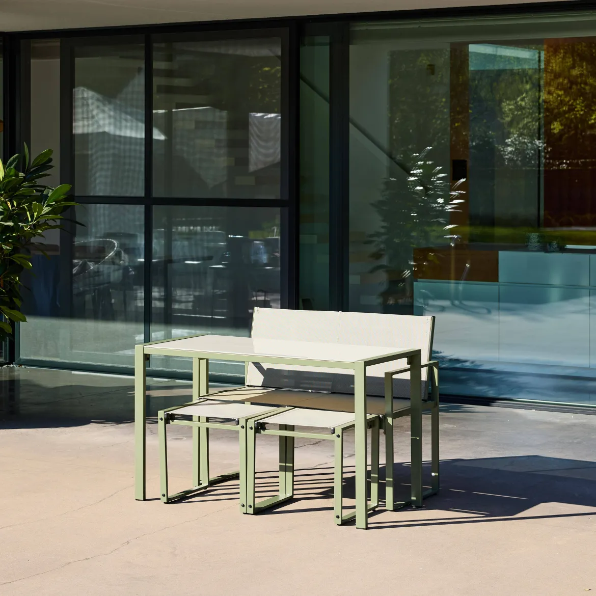 Set tavolo da giardino incastrabile in acciaio e textilene con 4 sedie