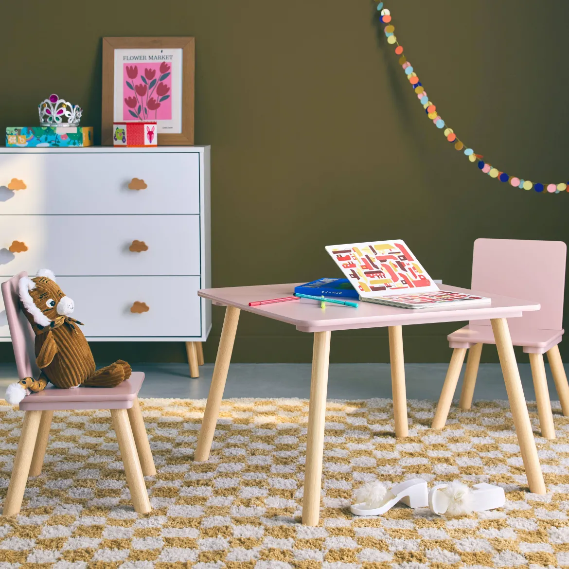 Set tavolo e 2 sedie per bambini