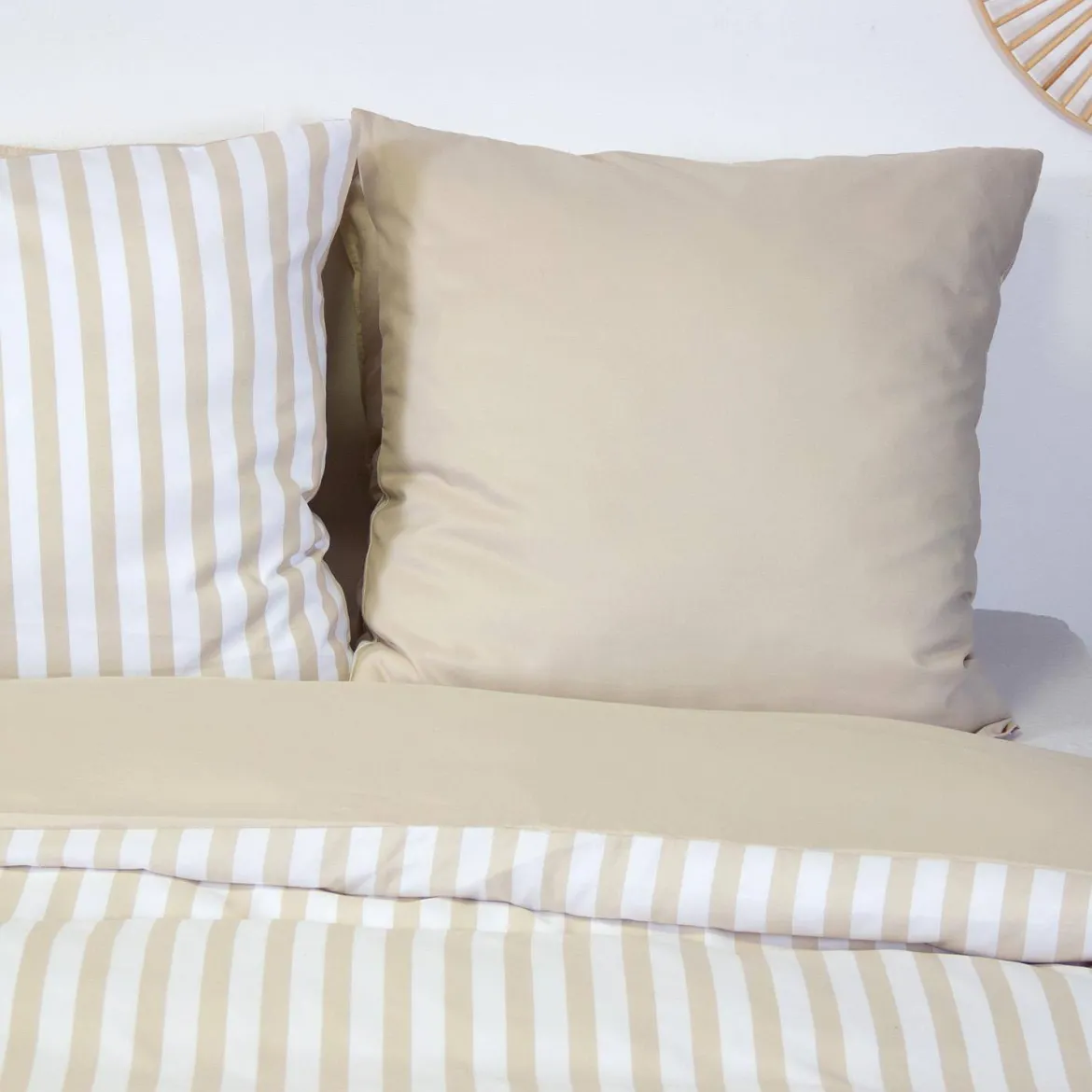 Set biancheria da letto in microfibra a righe beige, 2 posti