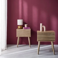 Set 2 comodini scandinavi con decoro in legno scanalato