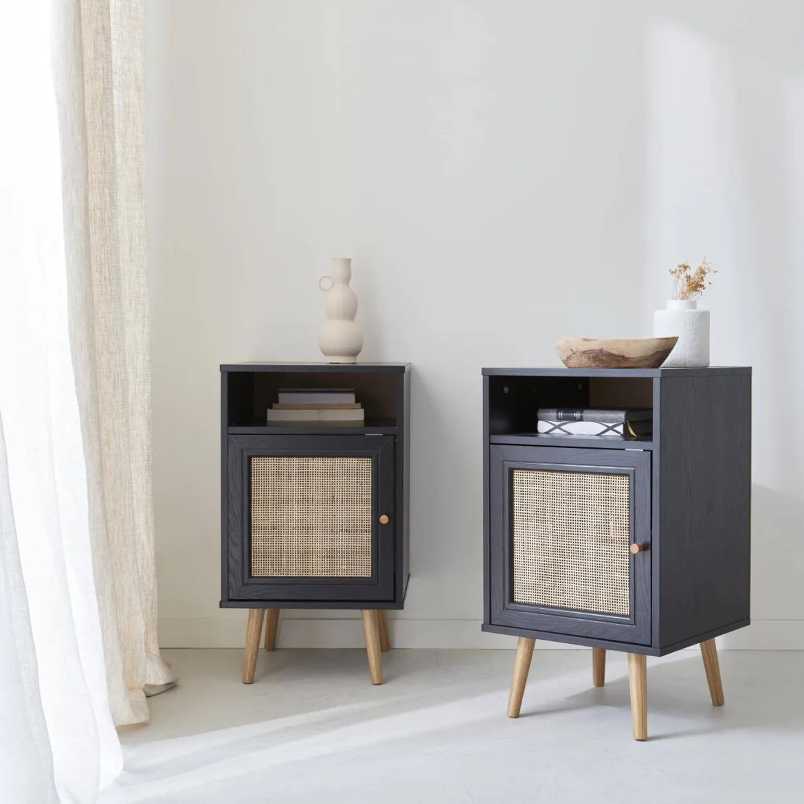 Set 2 comodini scandinavi in intrecciatura cannage