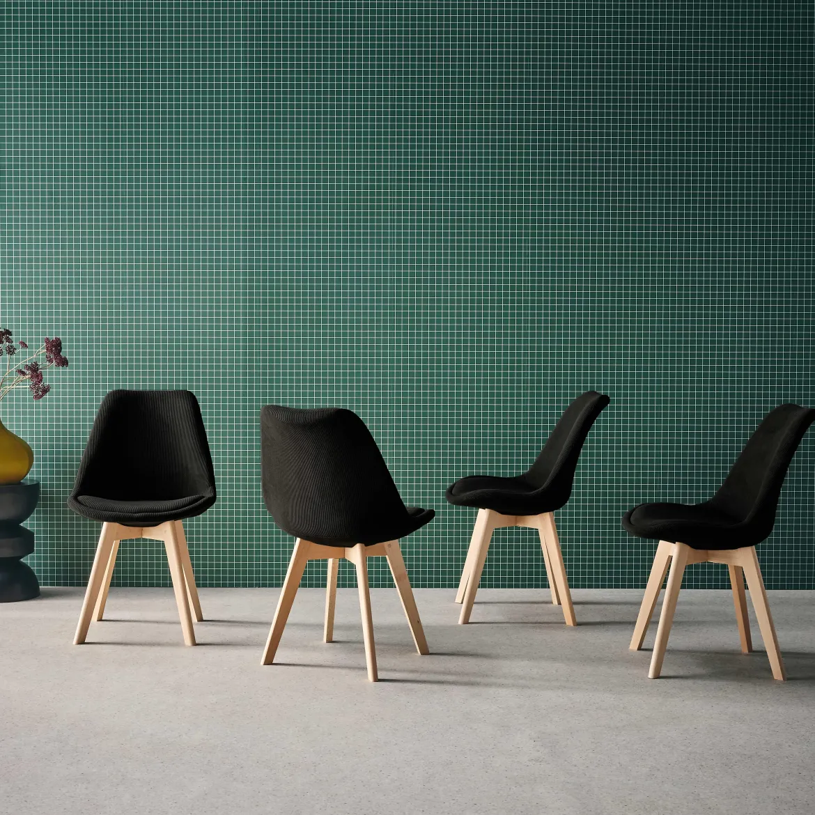 Set di 4 sedie scandinave in legno di faggio e velluto a coste
