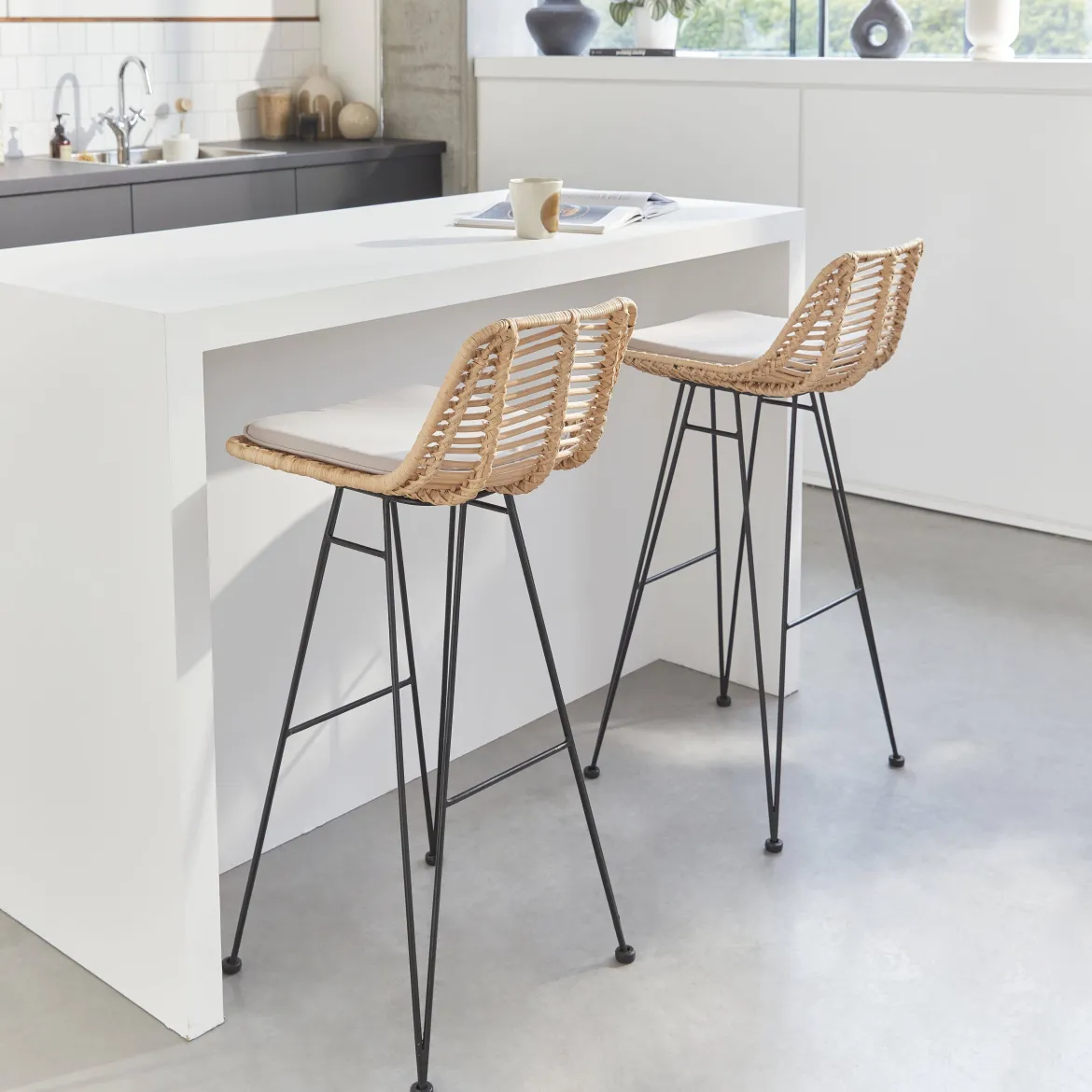 Set di 2 sgabelli da bar in metallo e rattan