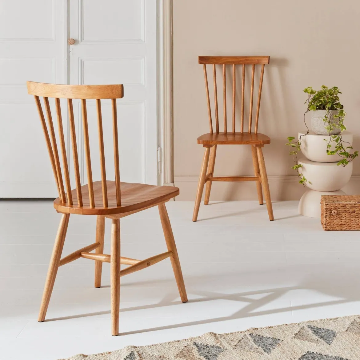 Set 2 sedie da pranzo in legno, impilabili stile vintage