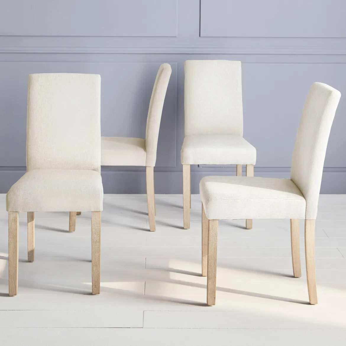 Set 4 sedie in tessuto con gambe in legno