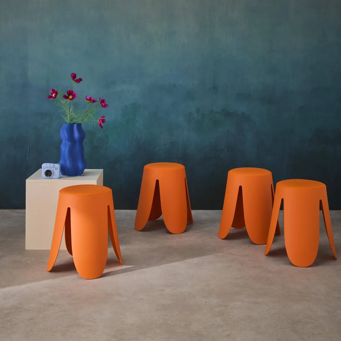 Set 4 sgabelli impilabili in ecopelle