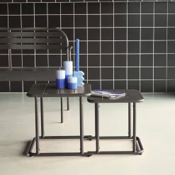 Set tavolini da esterno quadrati in acciaio
