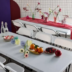 Set 2 tavoli pieghevoli per eventi in plastica con 12 sedie