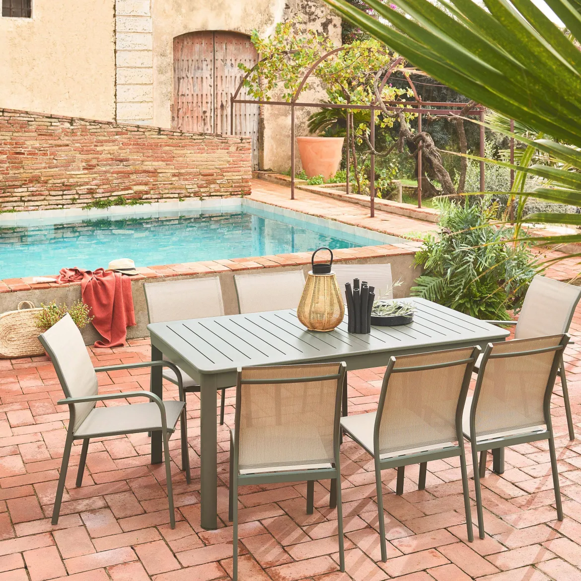 Set tavolo da giardino allungabile in alluminio con 8 sedie
