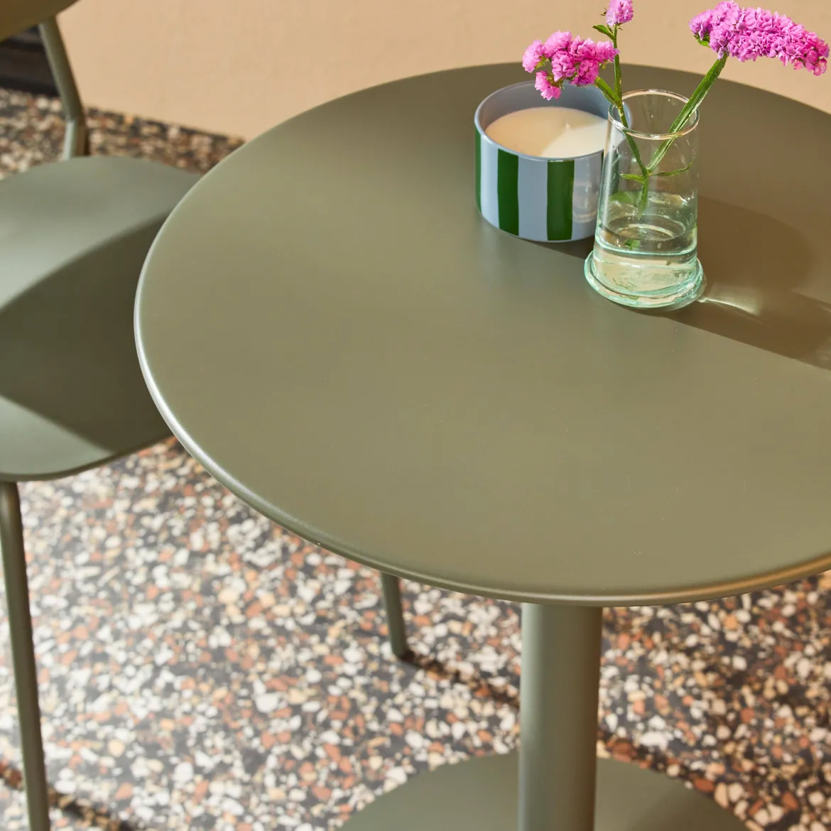 Set tavolo da giardino bistrot rotondo in acciaio con 2 sedie