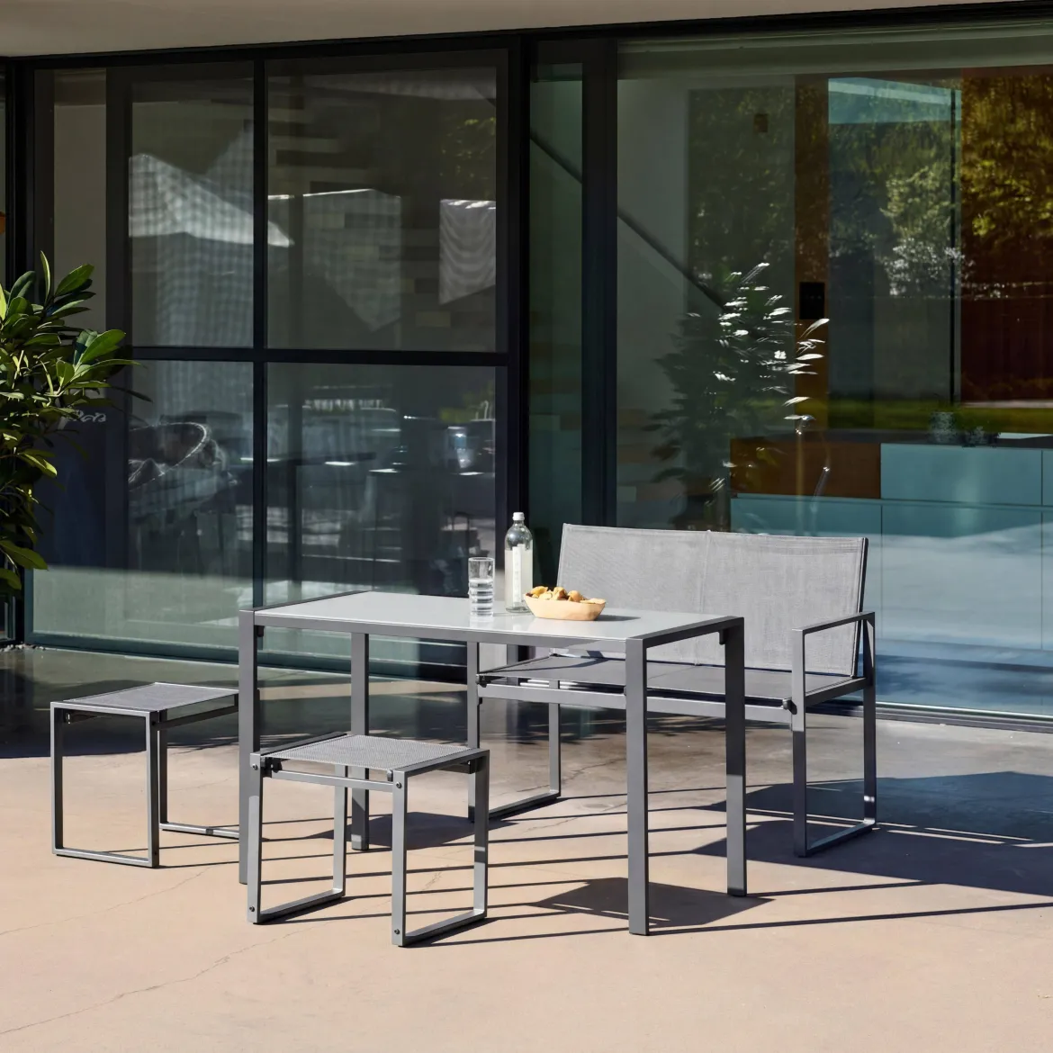 Set tavolo da giardino incastrabile in acciaio e textilene con 4 sedie