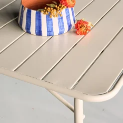 Set tavolo da giardino pieghevole in acciaio con 2 poltrone e 4 sedie, 140cm