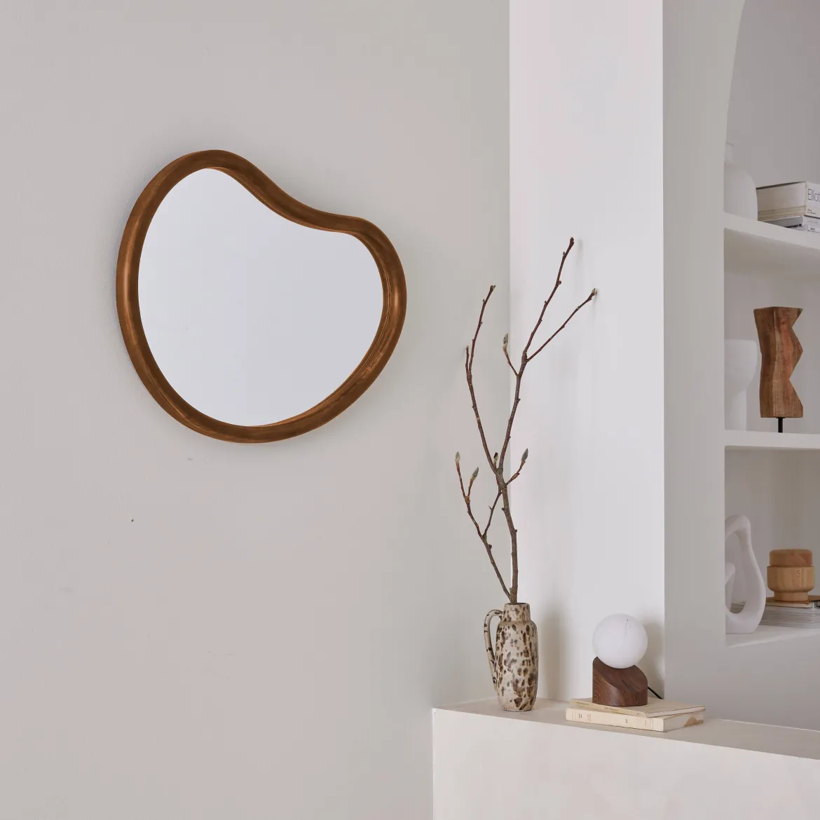 Specchio organico in legno di abete, 65cm
