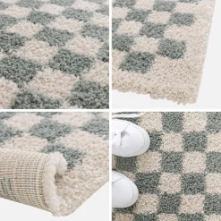 Tappeto a scacchiera di colore azzurro e crema