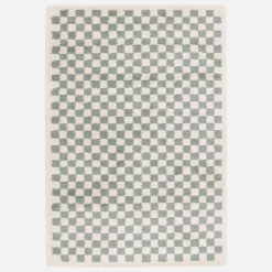 Tappeto a scacchiera di colore azzurro e crema