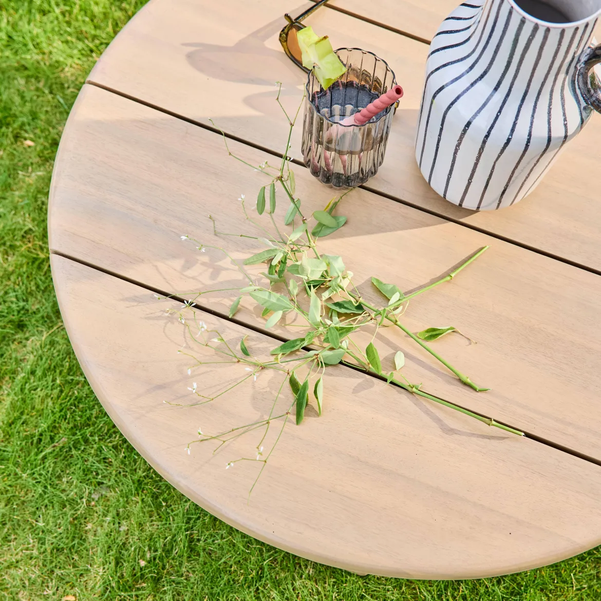 Tavolino da giardino rotondo in legno di acacia, 70cm