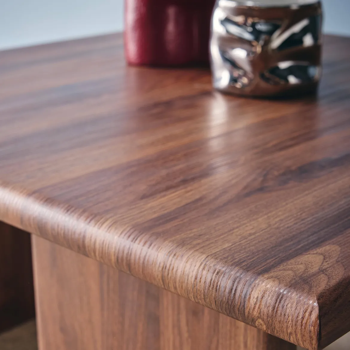 Tavolino quadrato effetto legno